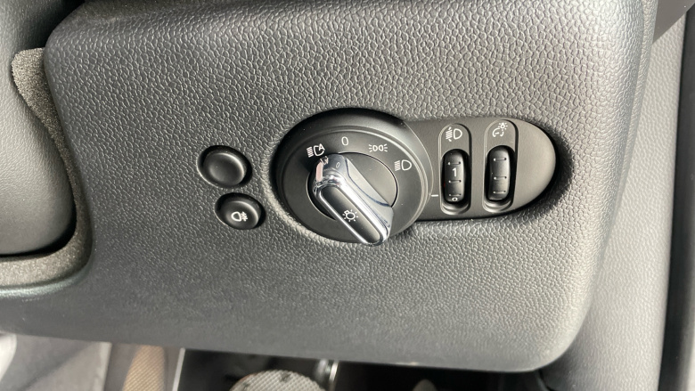 MINI Hatchback 135kW Cooper S Level 2 33kWh 3dr Auto Electric Hatchback